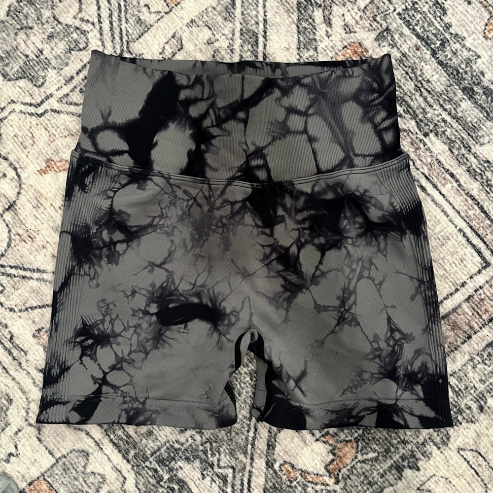 High-Waist Black Tie-Dye Women’s Active Shorts
